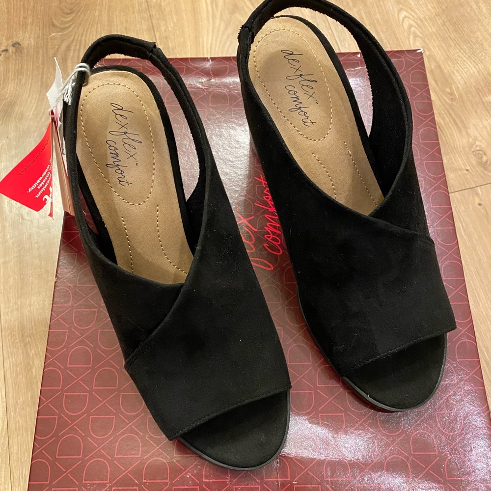 NWT Peep-toe Booties